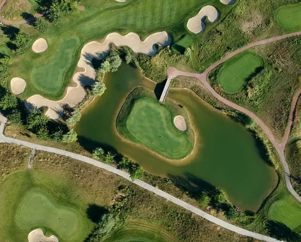Campo de golf de 18 hoyos