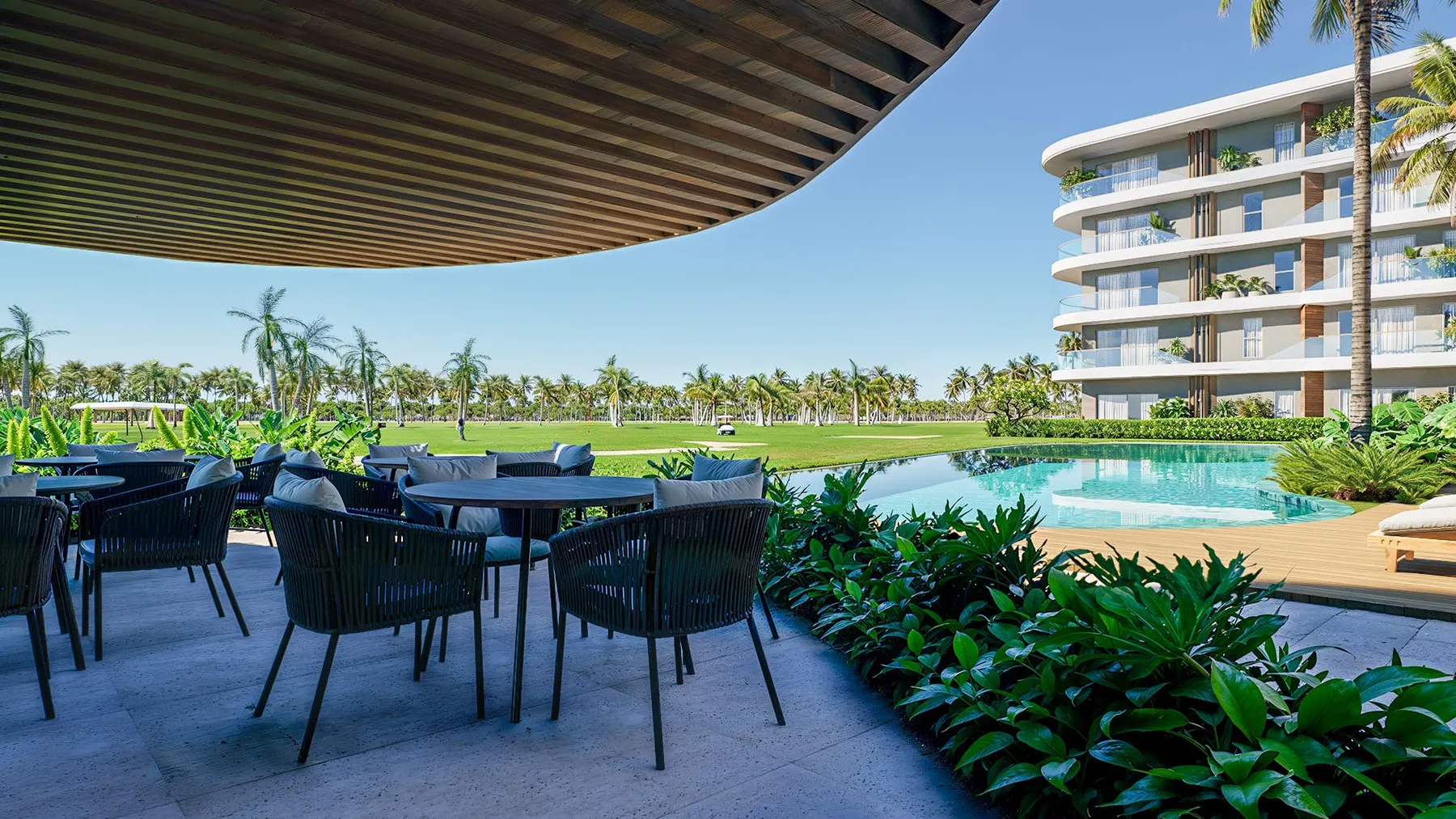 Terraza social de Azzure at Coral Golf
