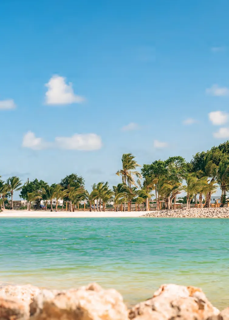 Playa artificial de Vistacana