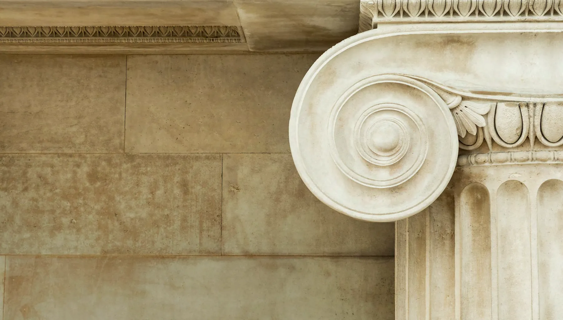 Detalle arquitectónico clásico de Poseidonia